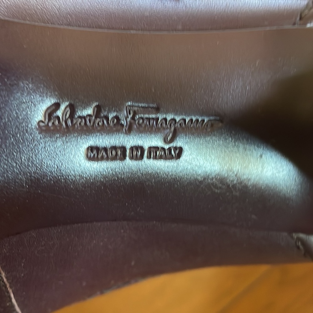 Ferragamo boots. - Picture 3 of 7